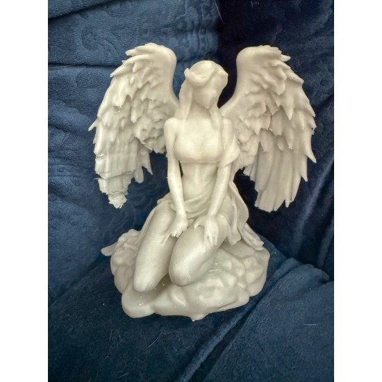 Kneeling Angel Small White