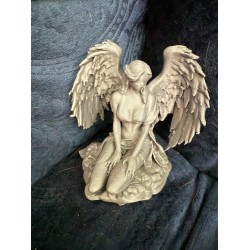 Kneeling Angel Small Grey