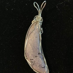 Pendant Bertrandite Purple